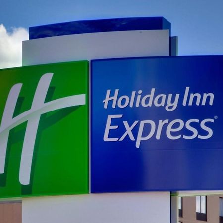 Holiday Inn Express Holly Springs - Raleigh Area By Ihg Екстериор снимка