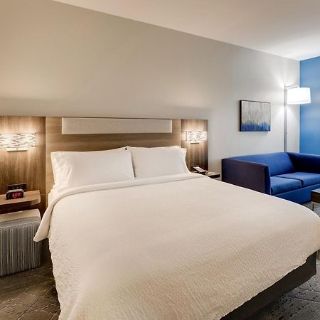 Holiday Inn Express Holly Springs - Raleigh Area By Ihg Екстериор снимка