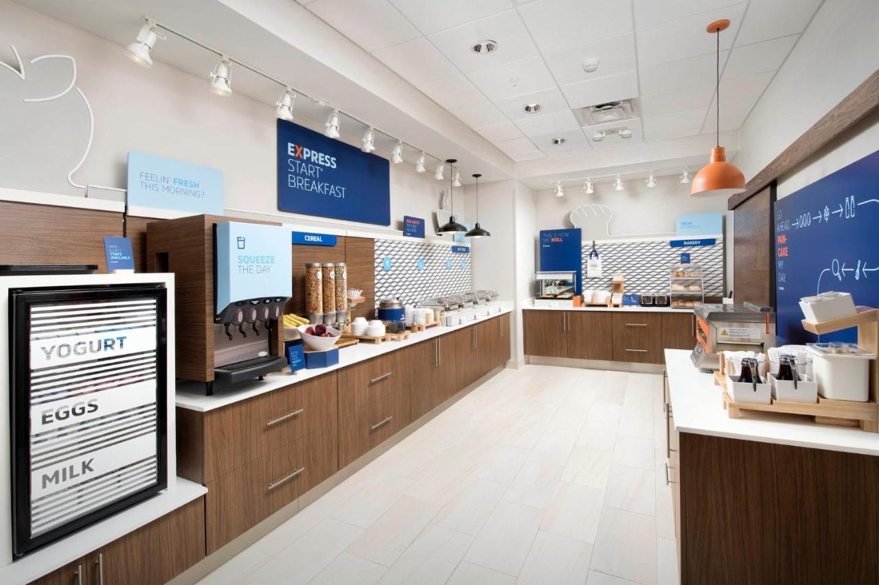 Holiday Inn Express Holly Springs - Raleigh Area By Ihg Екстериор снимка