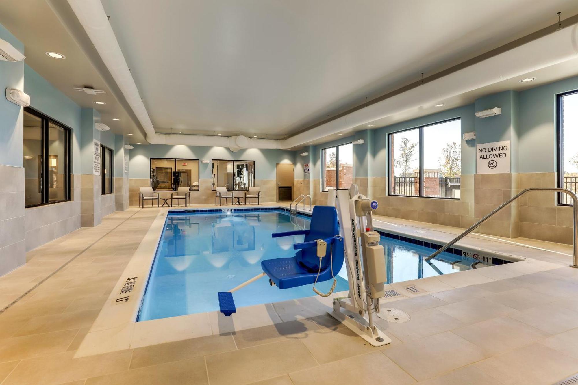 Holiday Inn Express Holly Springs - Raleigh Area By Ihg Екстериор снимка