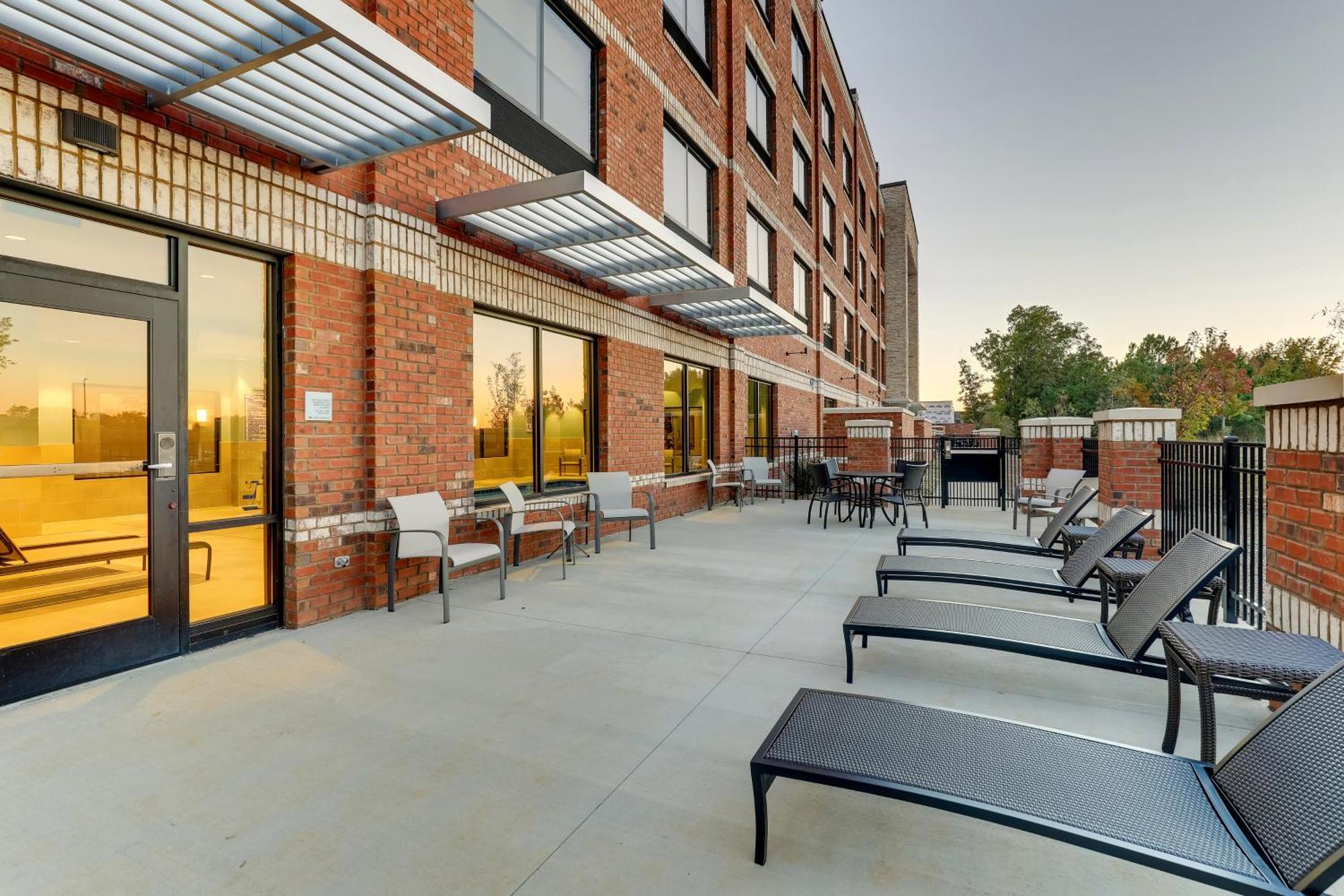 Holiday Inn Express Holly Springs - Raleigh Area By Ihg Екстериор снимка