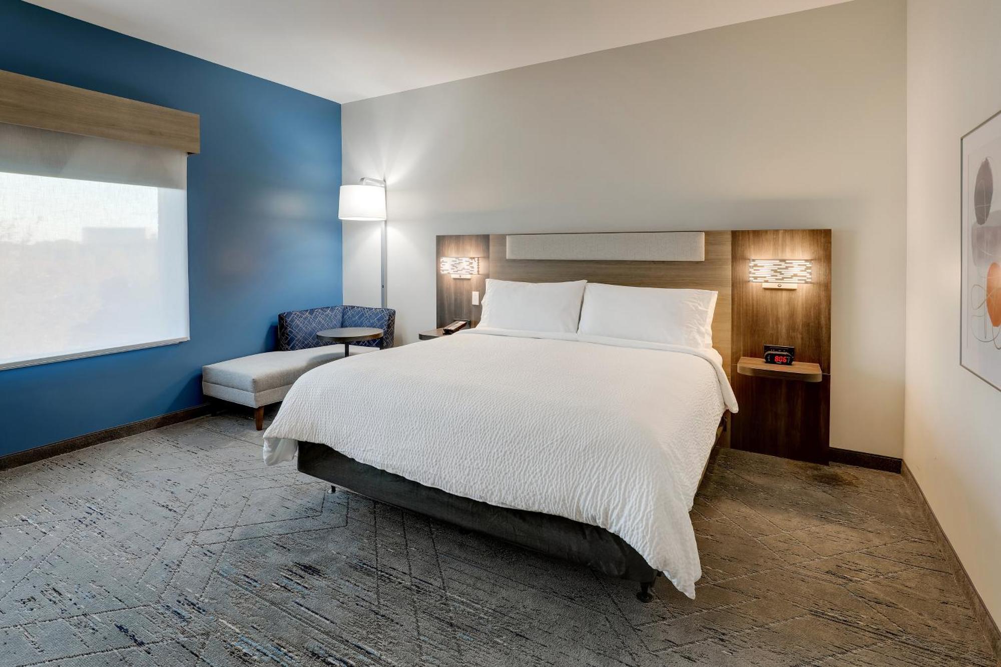 Holiday Inn Express Holly Springs - Raleigh Area By Ihg Екстериор снимка