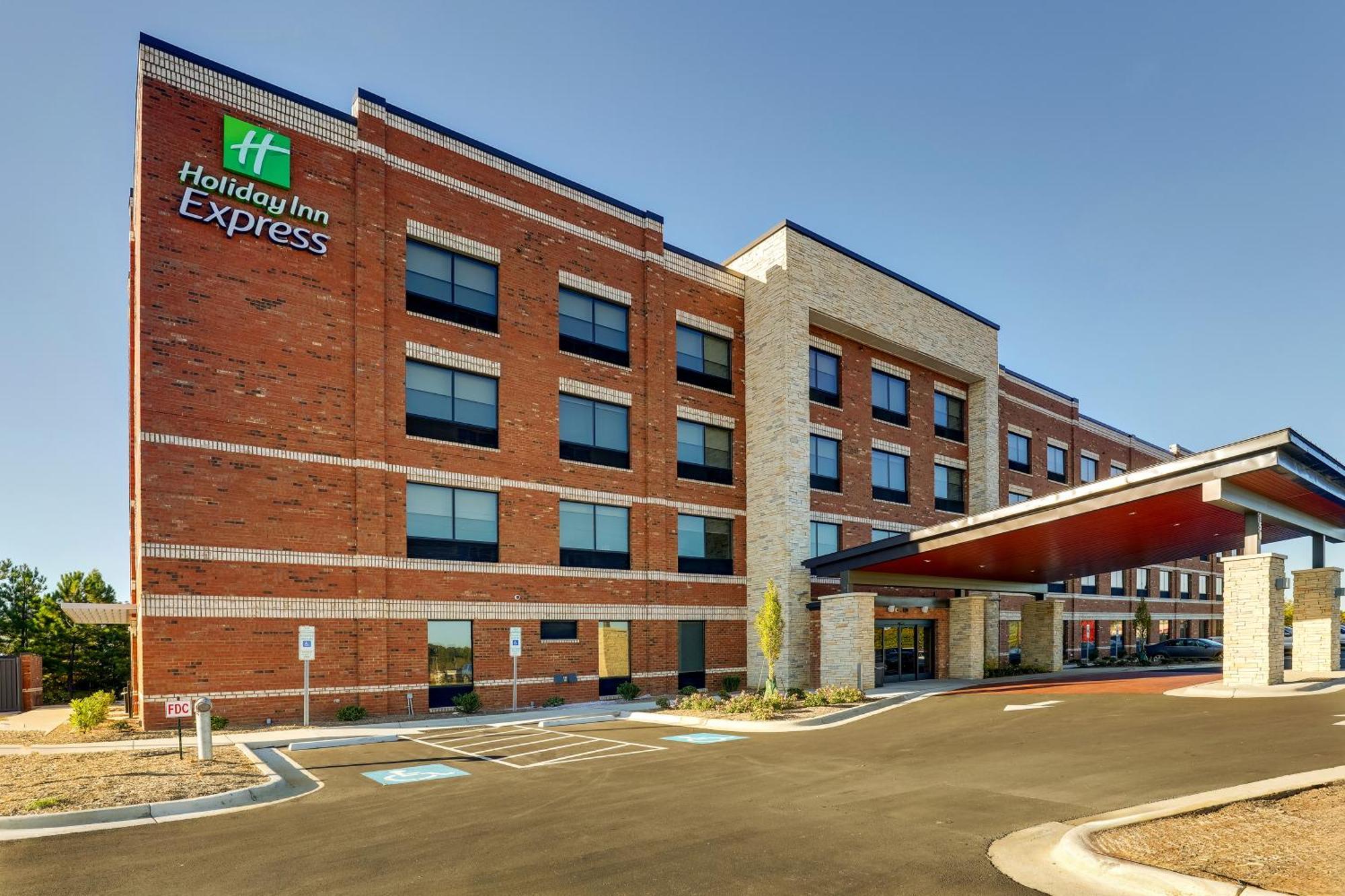 Holiday Inn Express Holly Springs - Raleigh Area By Ihg Екстериор снимка