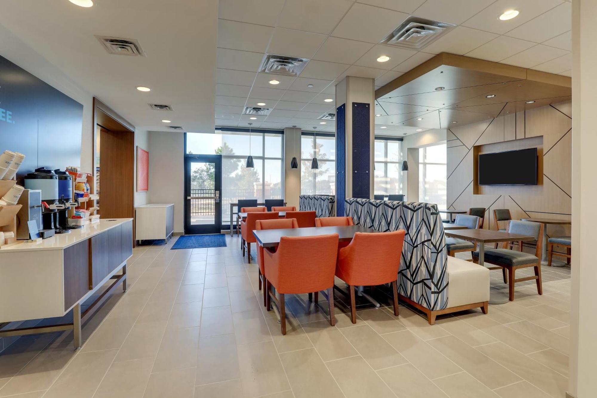 Holiday Inn Express Holly Springs - Raleigh Area By Ihg Екстериор снимка