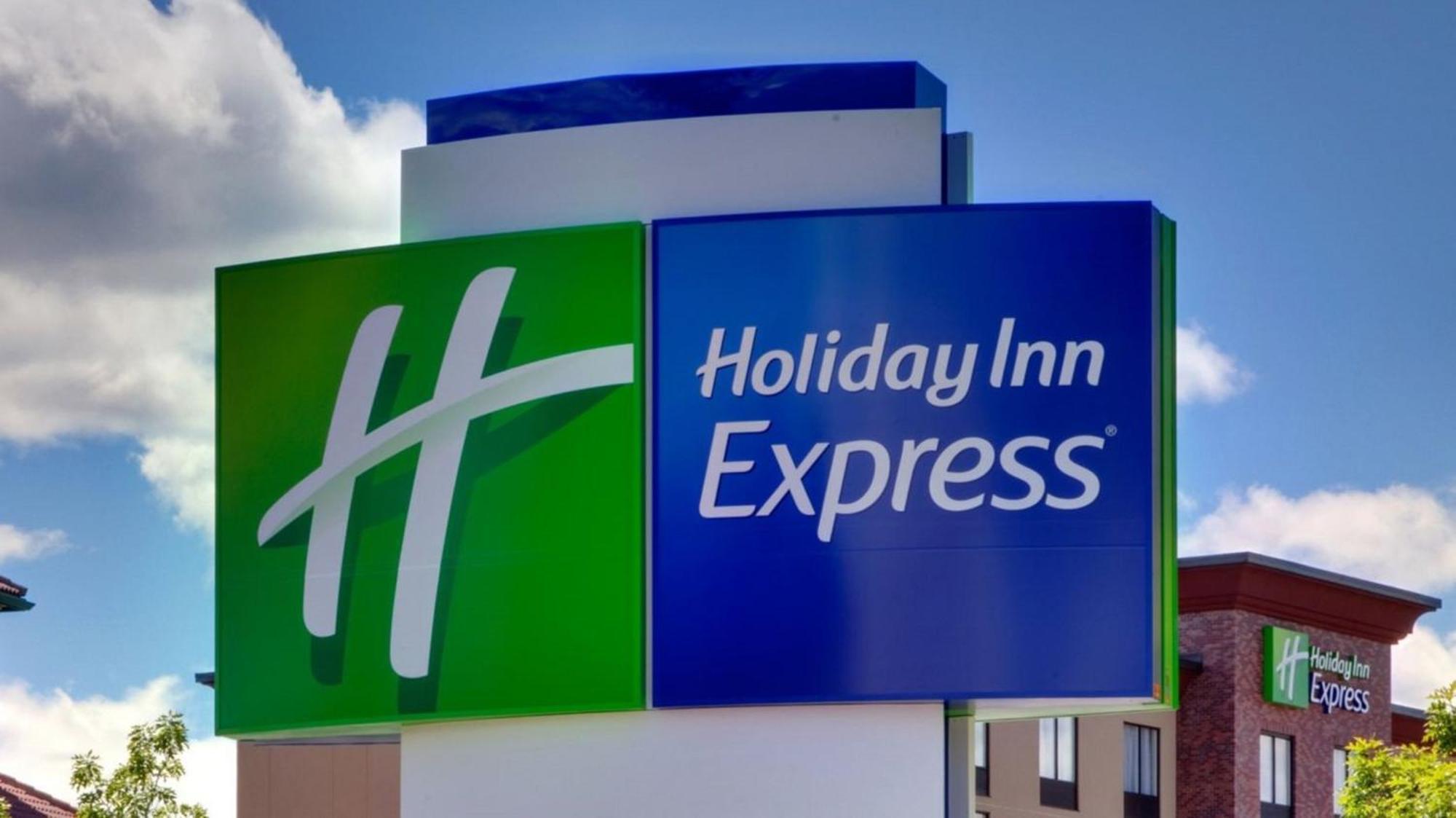 Holiday Inn Express Holly Springs - Raleigh Area By Ihg Екстериор снимка